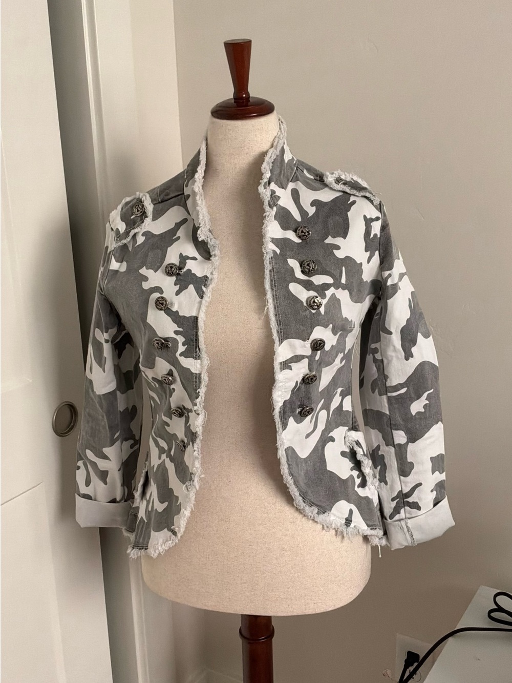 Women’s Gray & White Camo Frayed Button Jean Jacket